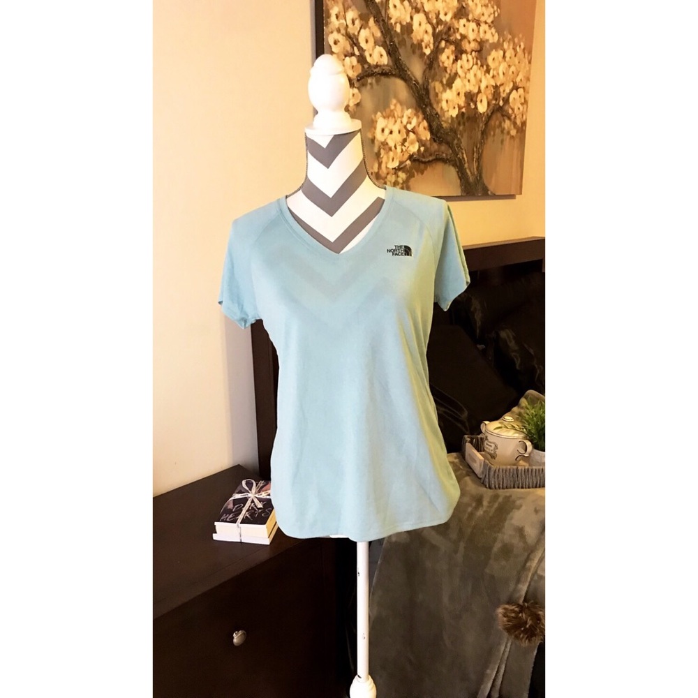 The North Face T-Shirt☘️